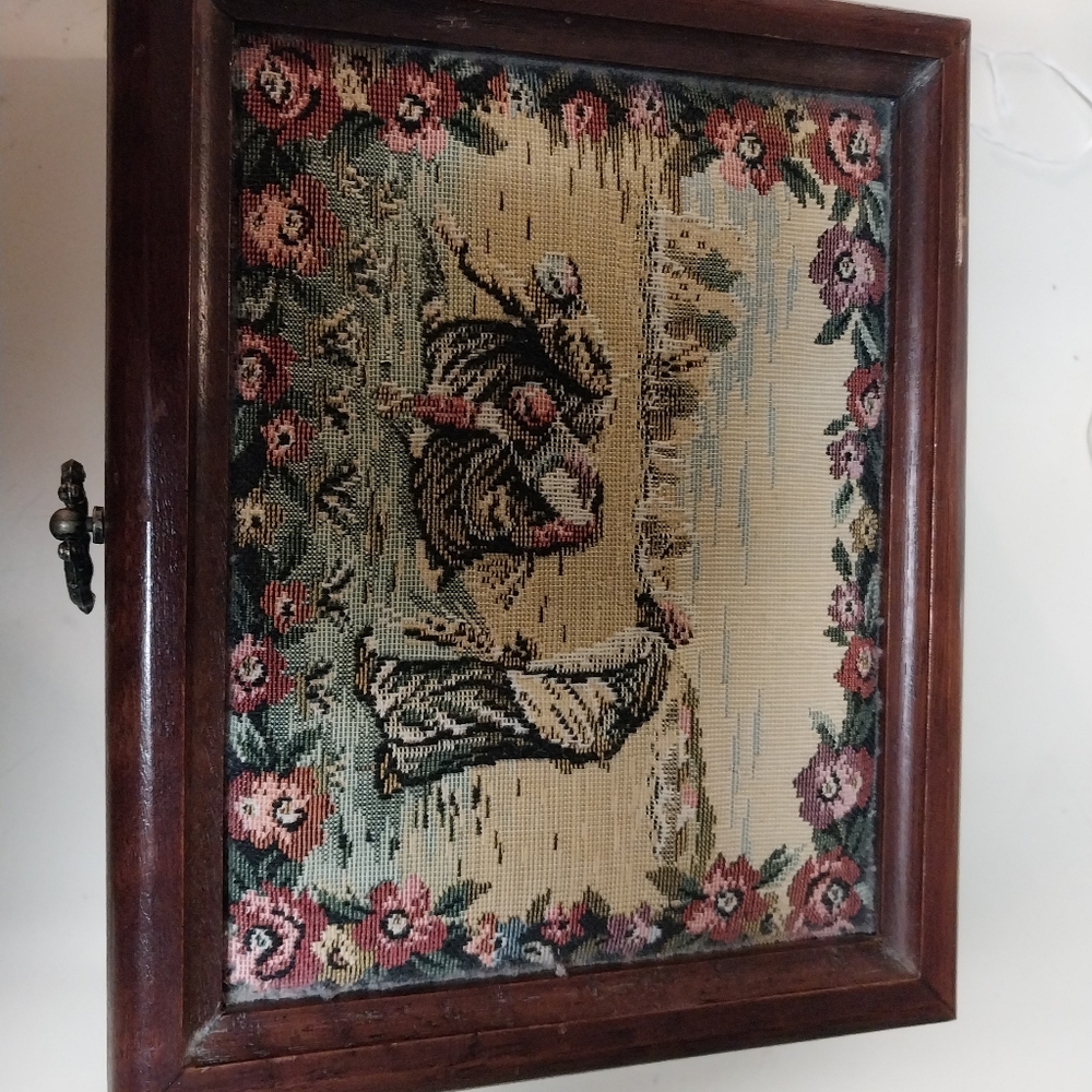 Vintage jewelry box